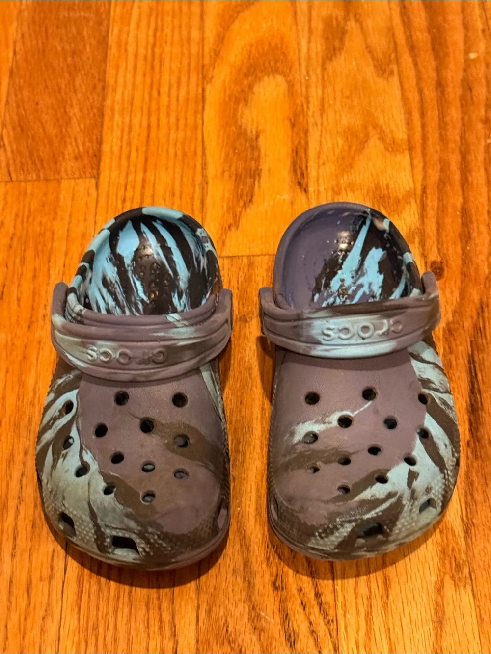 CROCS Kids' Clog in navy-with Light Blue Marble